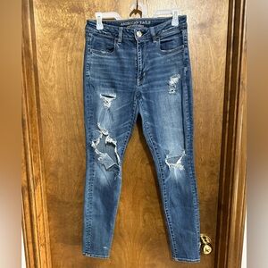 AEO Hi Rise Jeggings Ripped Style